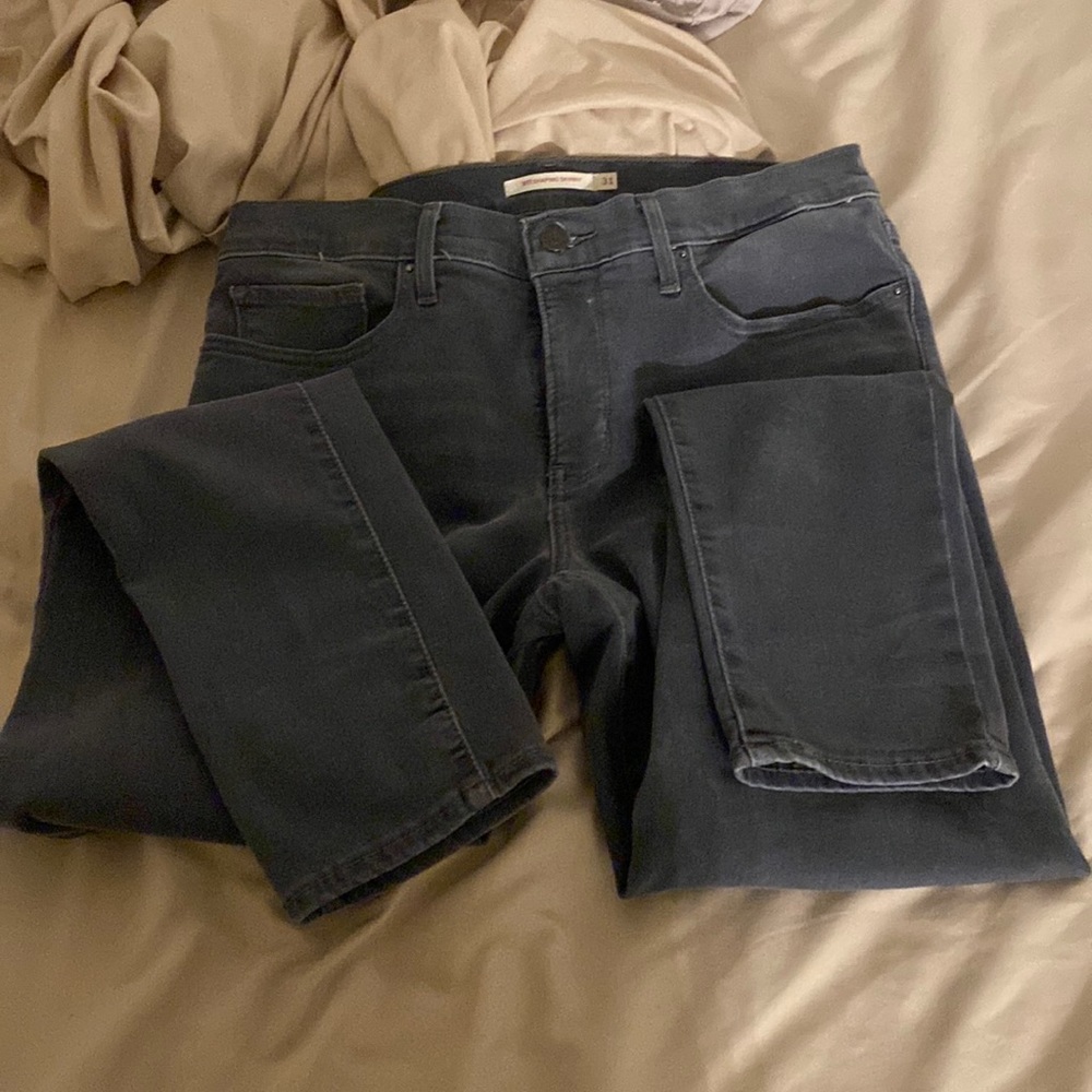 Levi's 311 Shaping skinny size 31 barley used like 3-4 times.